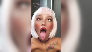 Ahegao Asks to Cum on her Face