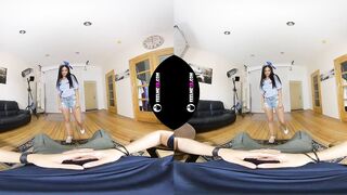 Gabby Bella big ass 20yo babe Virtual 3D Lapdance