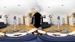 Gabby Bella big ass 20yo babe Virtual 3D Lapdance