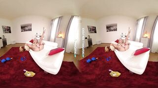 DDFNetwork VR - Kayla Green enjoys a Huge Orgasm with Vibing Egg in VR
