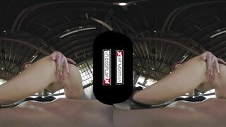 VR Porn Street Fighter Sex Fantasy With Cammy VRCosplayX.com
