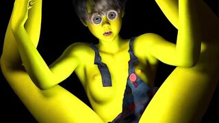 MINION COSPLAYER TOUCHES HER KNEES WITH HER ELBOWS SCREAMING ORGASM