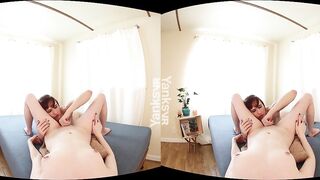 Yanks Amateur Babe Stephie Eats Penny's Pussy In VR Video