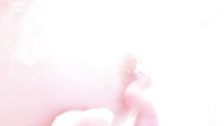 Bubble-covered Nipple Masturbation【angle from the Side】