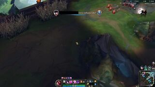 Jogando League Of Legends enquanto é fodida pelo namorado