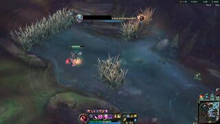 Jogando League Of Legends enquanto é fodida pelo namorado