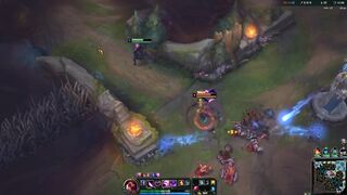 Jogando League Of Legends enquanto é fodida pelo namorado