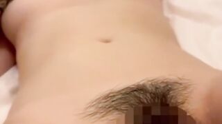 【個人撮影】ぐちゅぐちゅ音を立てて潮を吹きまくる巨乳少女