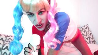 Harley Quinn performs Marylin Manson